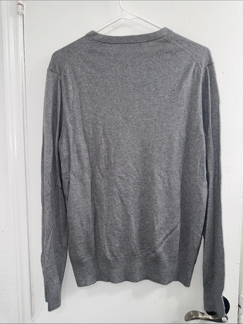 Banana Republic luxury blend v-neck pullover sweater in gray color size L